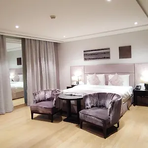 فلل فيفيندا الفندقية غرناطة فندق الرياض